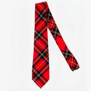 Red Plaid Men's Tie - Classic Tartan Pattern